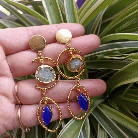 Handmade gold platted stone studded long drop earrings - Picture 7 of 10